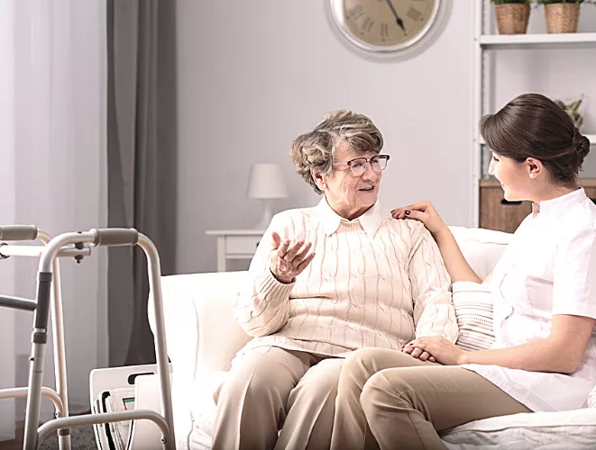 Уход за больными с переломом шейки бедра Услуги по уходу за больными с переломом шейки бедра